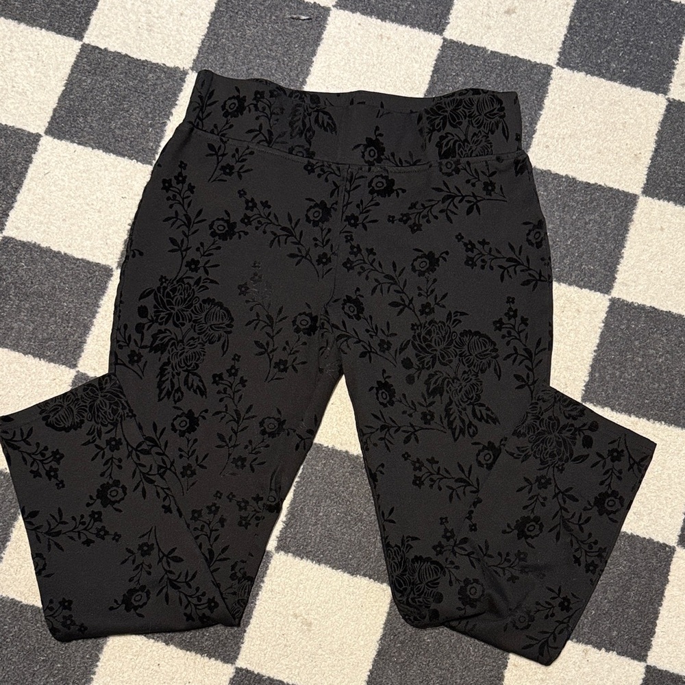 #219. Cato Black Leggings with Floral Design